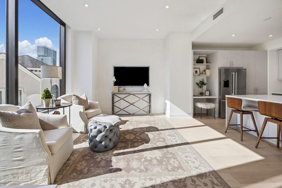 Light and bright 3rd floor unit offering space to work and unwind. Light and bright 3rd floor unit offering space to work and unwind.