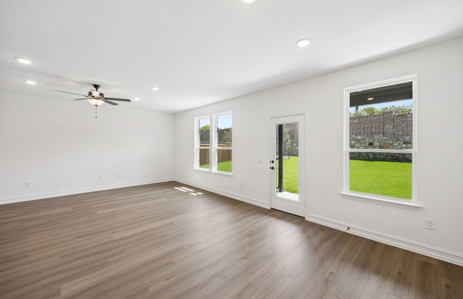 Spacious, unfurnished interior of a new home in Pinnacle at Legacy Hills, Celina (Image 17).
