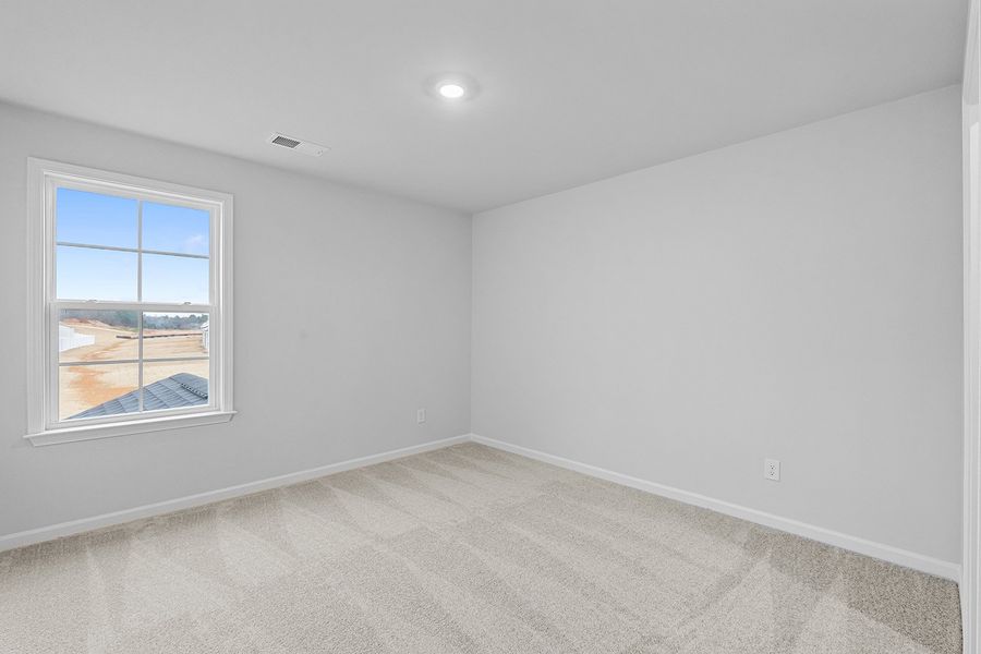 Spacious, unfurnished interior of a new home in Fieldstone, Lexington (Image 48).