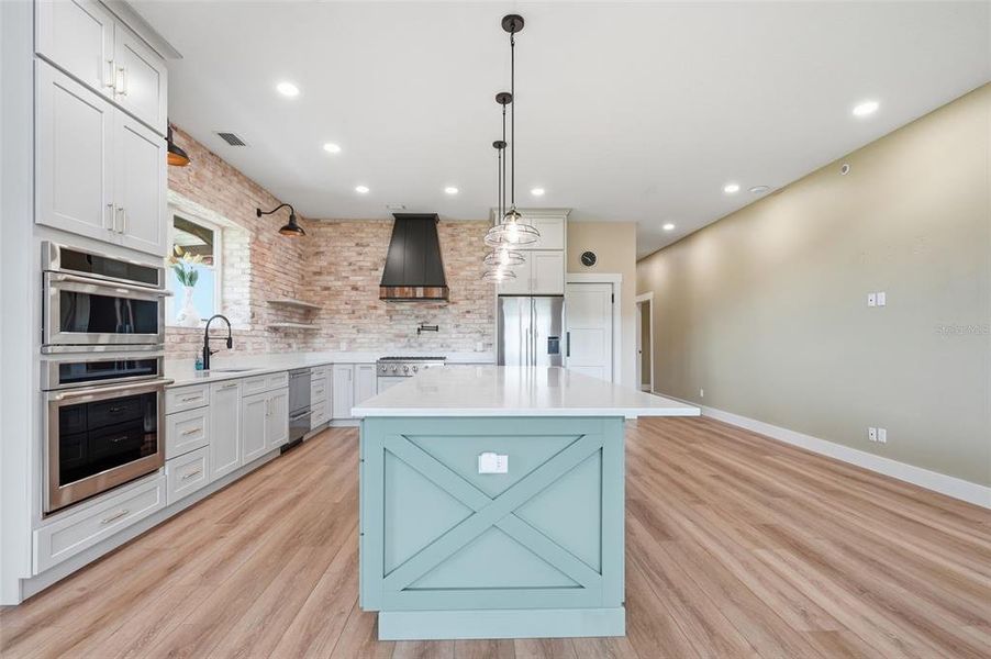 Furnished interior view inside a new home in , Arcadia (Image 7).