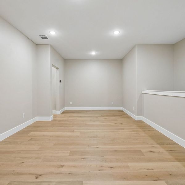 Spacious, unfurnished interior of a new home in Mustang Lakes, Celina (Image 70).