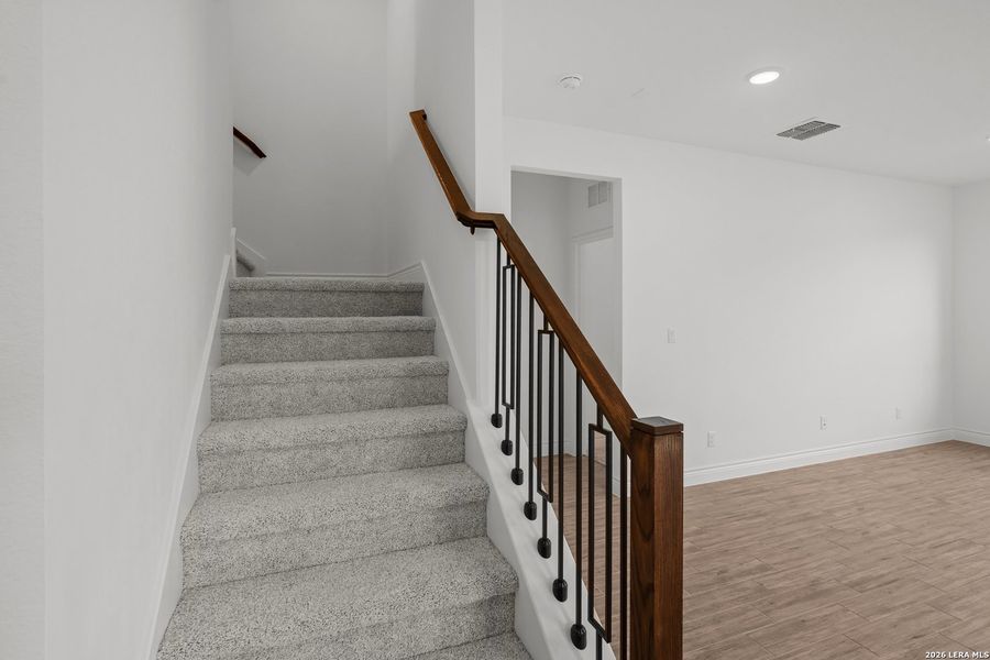 Spacious, unfurnished interior of a new home in Bison Ridge, San Antonio (Image 20).