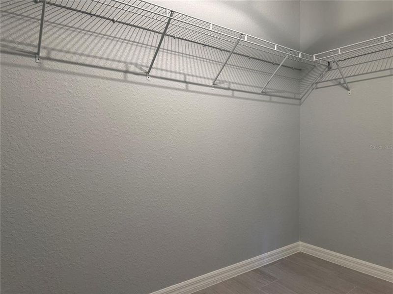 Spacious, unfurnished interior of a new home in , Dunnellon (Image 10).