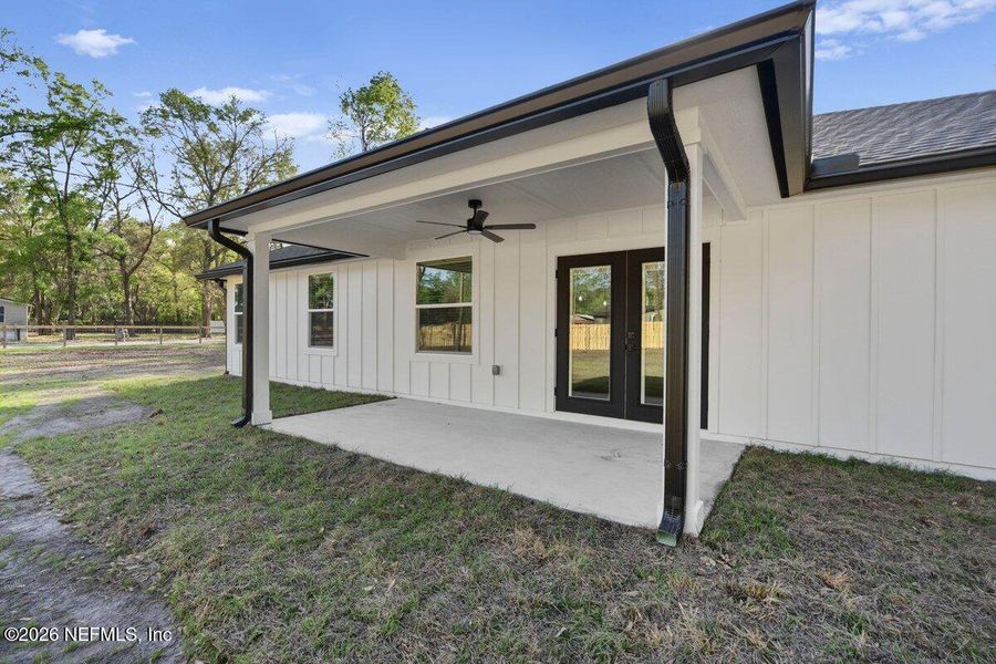 Exterior details and patio area of a home in , Jacksonville (Image 29).