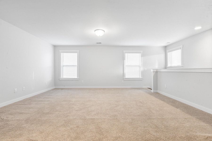 Spacious, unfurnished interior of a new home in , Summerville (Image 47).