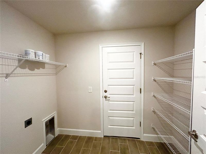 Spacious, unfurnished interior of a new home in Port Charlotte, Punta Gorda (Image 17).