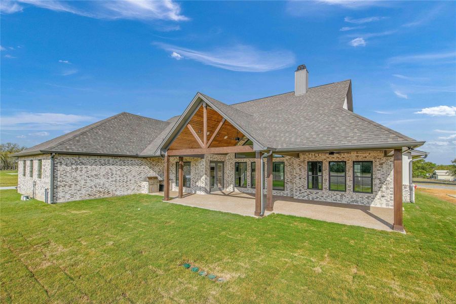 Exterior details and patio area of a home in , College Station (Image 28).