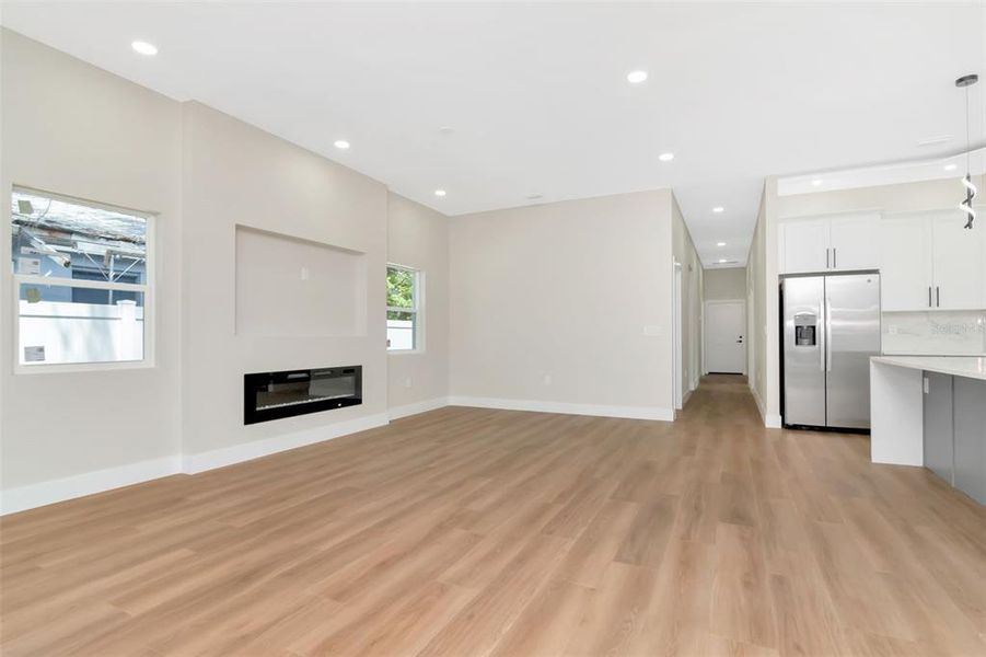 Spacious, unfurnished interior of a new home in , Gulfport (Image 37).