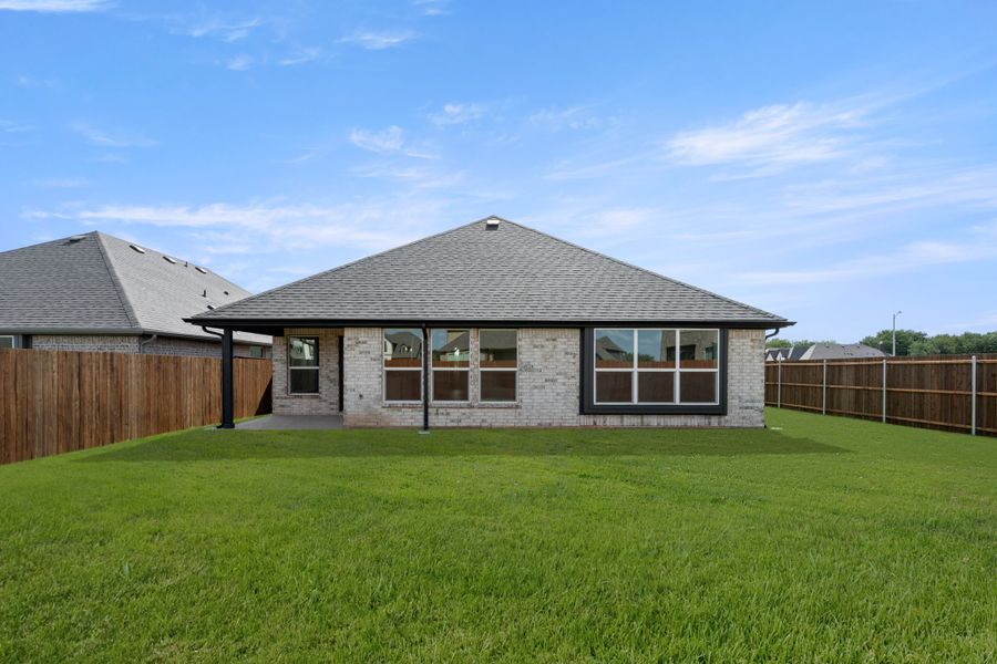 Exterior details and patio area of a home in El Dorado, Granbury (Image 4). Exterior details and patio area of a home in El Dorado, Granbury (Image 4).