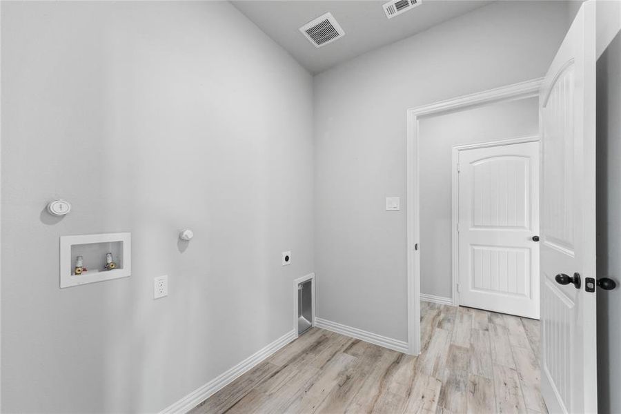 Spacious, unfurnished interior of a new home in Nash Estates, Tom Bean (Image 26).