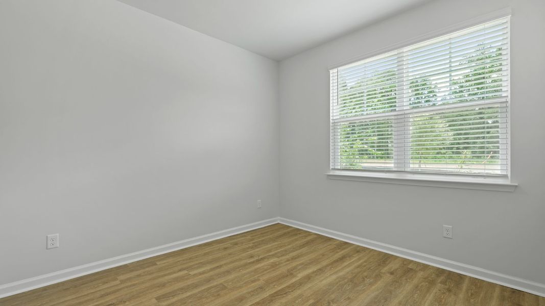 Spacious, unfurnished interior of a new home in Sheep Island, Summerville (Image 15).