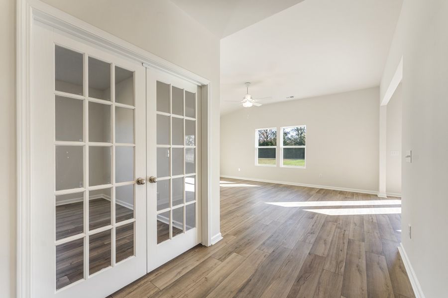 Spacious, unfurnished interior of a new home in Burke Estates, Chesnee (Image 14).
