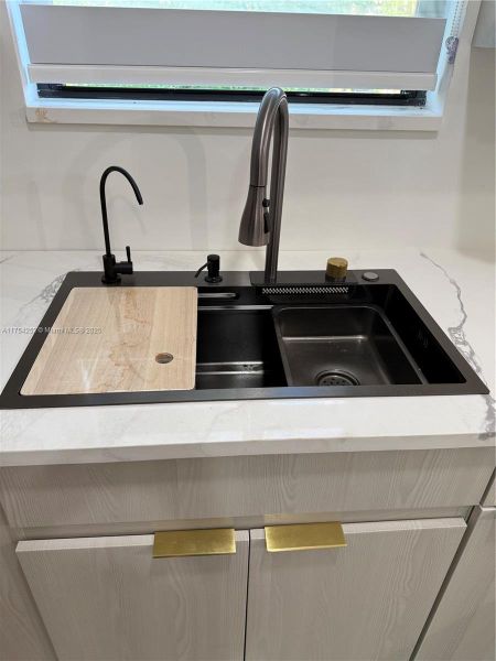 Image 41 of a home in .