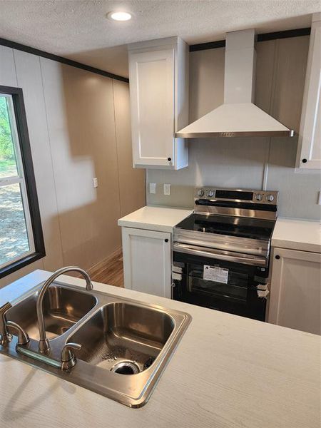 Close-up of interior finishes inside a home in , Gun Barrel City (Image 9).
