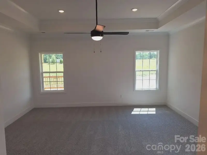 Spacious, unfurnished interior of a new home in Cardiff Glyn, Catawba (Image 11).
