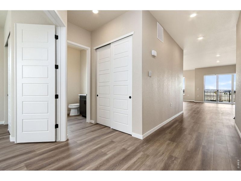 Spacious, unfurnished interior of a new home in , Fort Collins (Image 22).