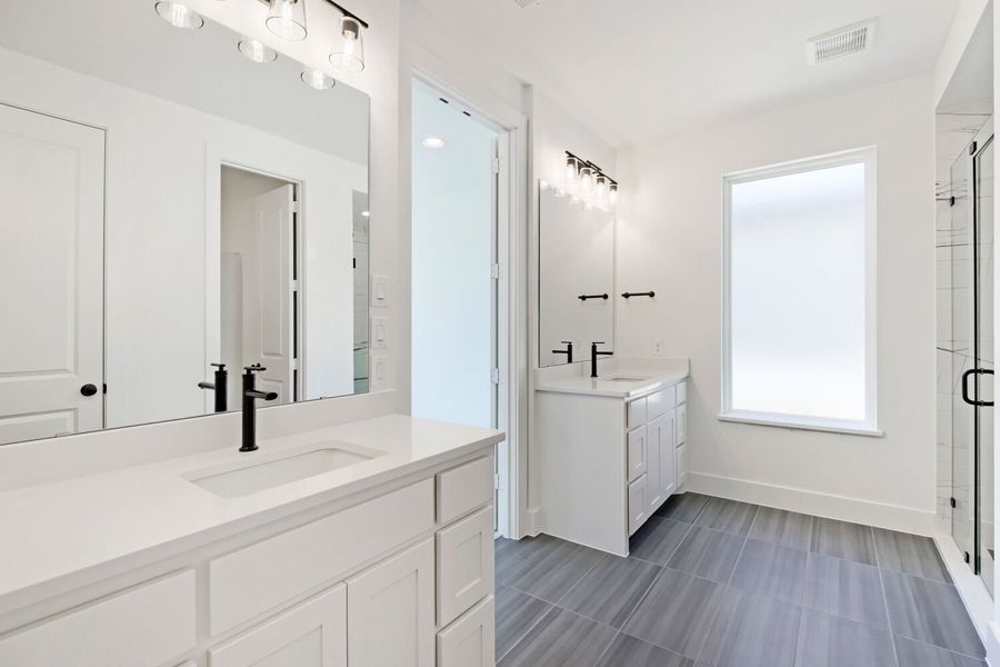 1612 Ramble - Primary Bathroom