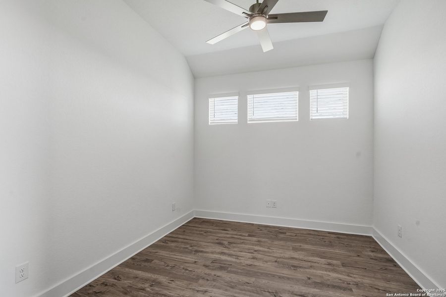 Spacious, unfurnished interior of a new home in Sienna Lakes, San Antonio (Image 31). Spacious, unfurnished interior of a new home in Sienna Lakes, San Antonio (Image 31).