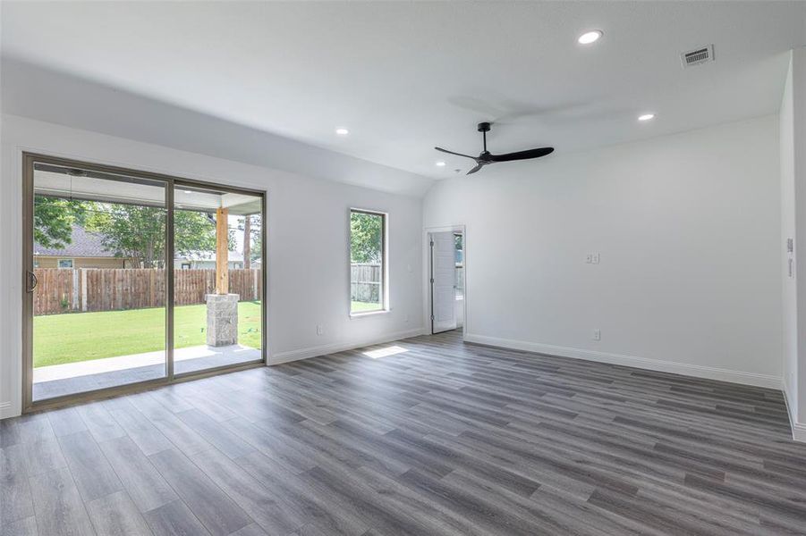 Spacious, unfurnished interior of a new home in , Fort Worth (Image 20).