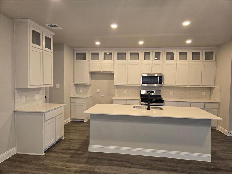 Furnished interior view inside a new home in , Rowlett (Image 5).