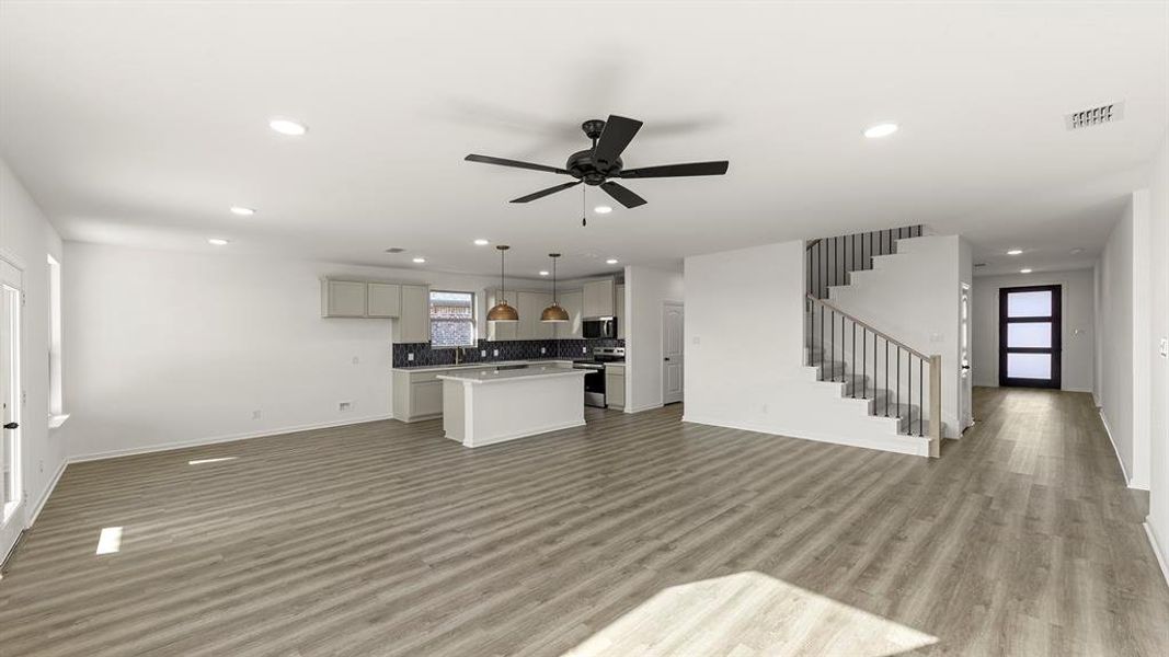 07. 2927 Wagoner - Family (2) 07. 2927 Wagoner - Family (2)