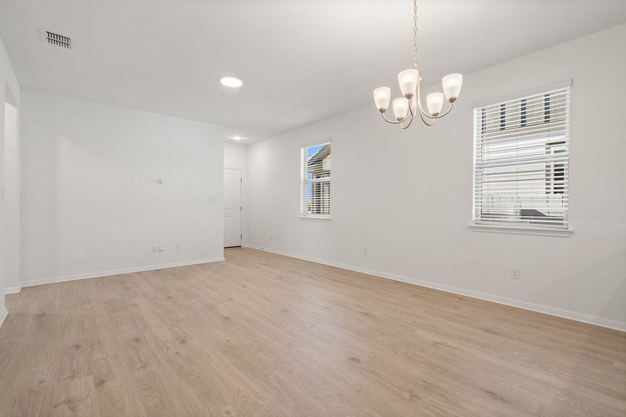 Spacious, unfurnished interior of a new home in Porter Country, Kyle (Image 20).