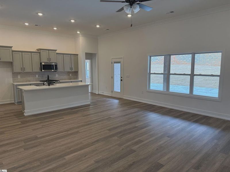 Spacious, unfurnished interior of a new home in Hidden Lake Estates, Greenville (Image 8).