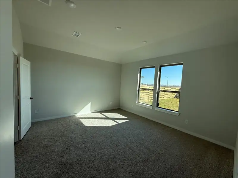 Spacious, unfurnished interior of a new home in Austin Point, Richmond (Image 14).