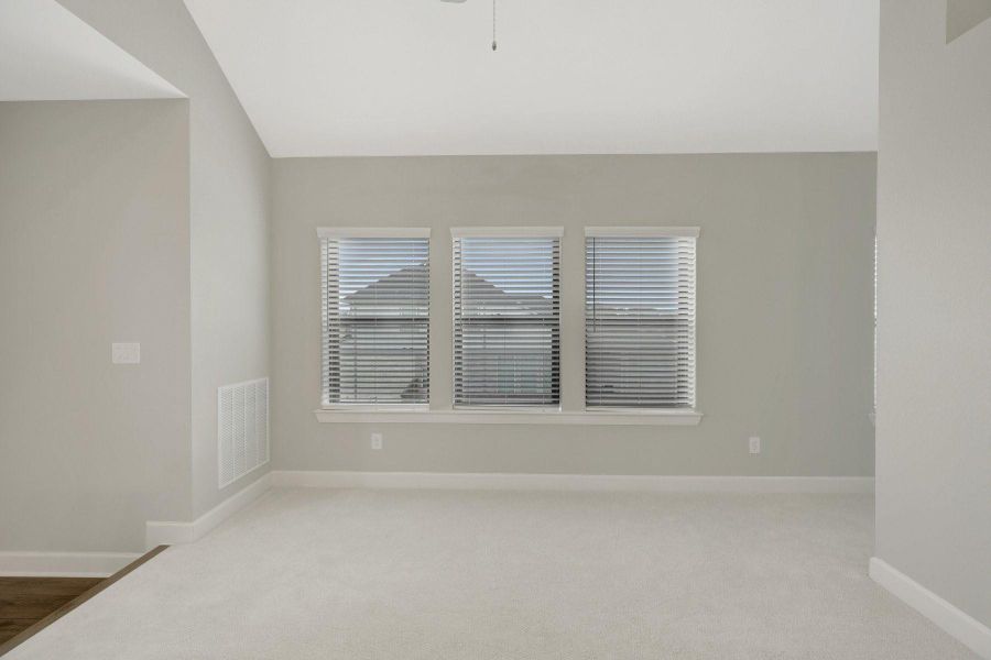 Spacious, unfurnished interior of a new home in Riceland - Enclave Row Collection, Mont Belvieu (Image 13).
