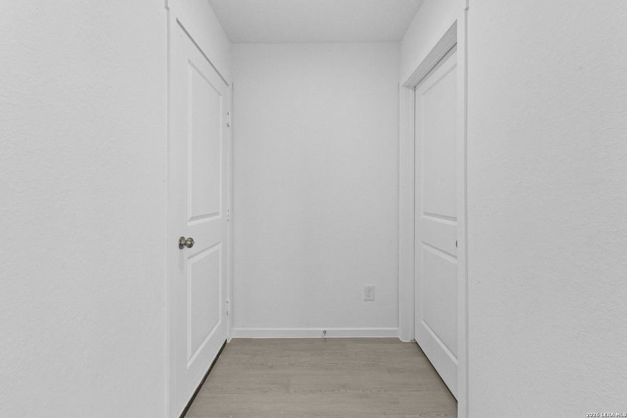 Spacious, unfurnished interior of a new home in Spring Grove, St. Hedwig (Image 17).