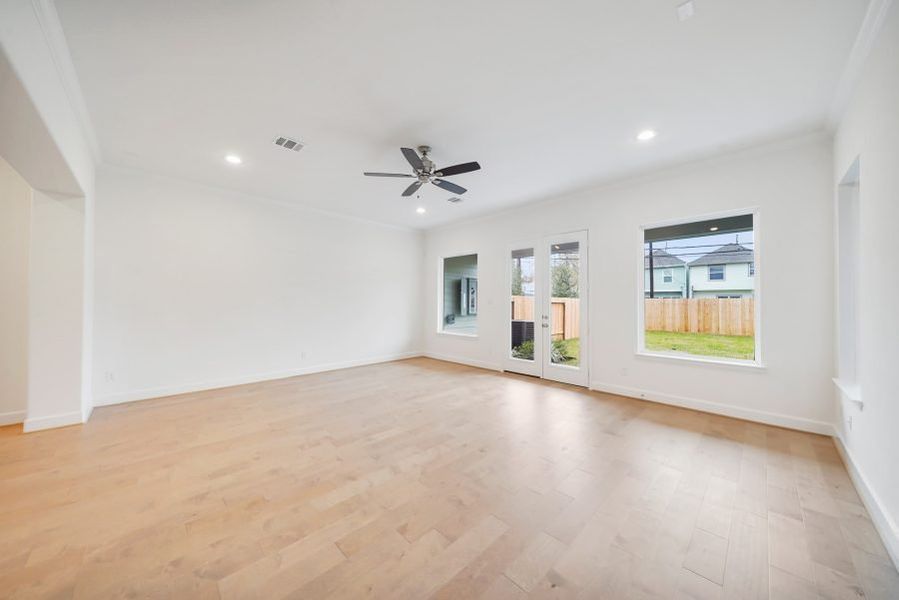 Representative unfurnished interior of a home built from the Geneva by Sandcastle Homes in Sunset Heights, Houston (Image 18). Representative unfurnished interior of a home built from the Geneva by Sandcastle Homes in Sunset Heights, Houston (Image 18).
