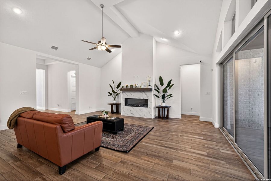 Furnished interior view inside a new home in , Bulverde (Image 15).