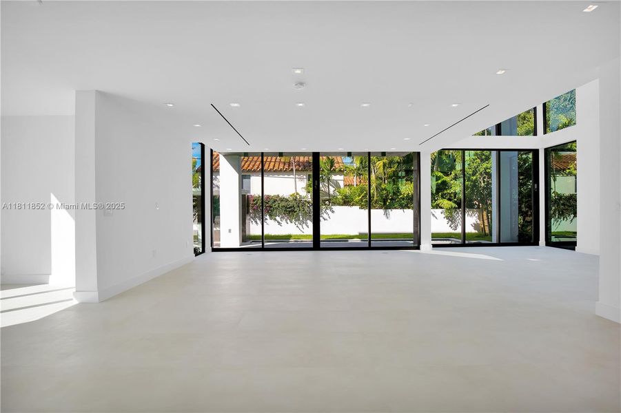 Spacious, unfurnished interior of a new home in , Miami Beach (Image 20). Spacious, unfurnished interior of a new home in , Miami Beach (Image 20).