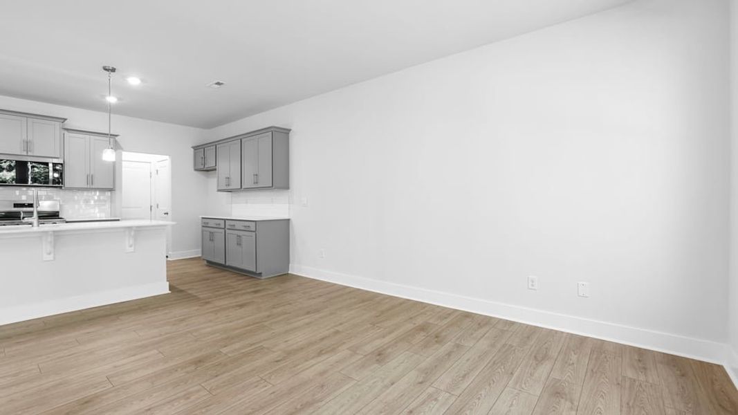 Spacious, unfurnished interior of a new home in Hidden Hills, Spartanburg (Image 16).
