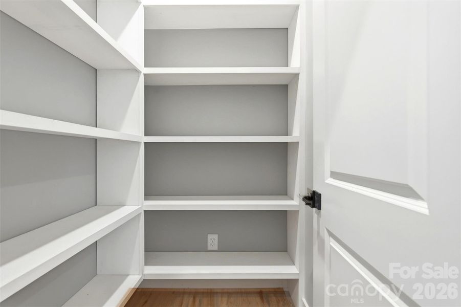 Walk-in Pantry