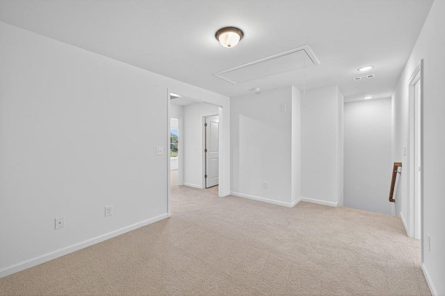 Spacious, unfurnished interior of a new home in , Jefferson (Image 38).