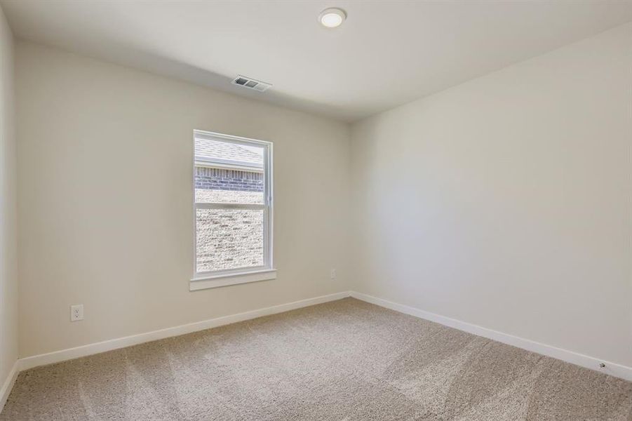 Spacious, unfurnished interior of a new home in Ambergrove, Royse City (Image 11).