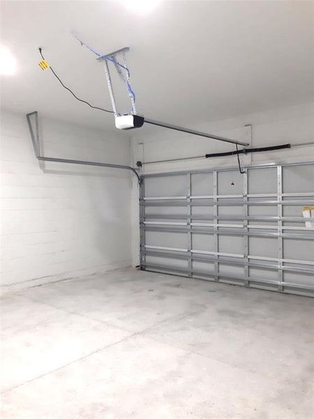 Spacious, unfurnished interior of a new home in , Ocala (Image 18).