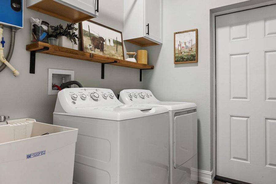 Close-up of interior finishes inside a home in , Okeechobee (Image 20).