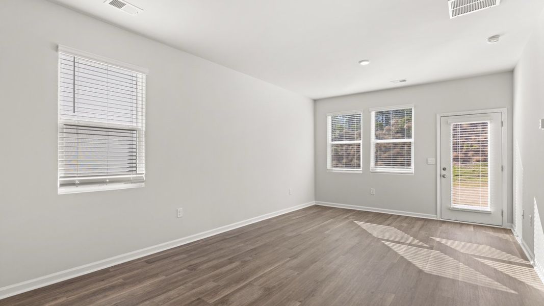Spacious, unfurnished interior of a new home in Byrd Village, Graniteville (Image 9).