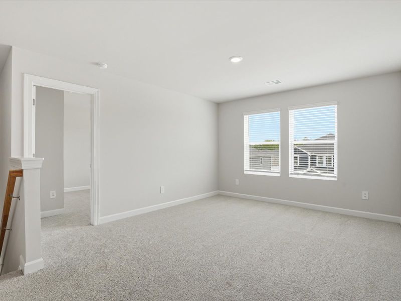 Spacious, unfurnished interior of a new home in Wexford Park, Fountain Inn (Image 14).
