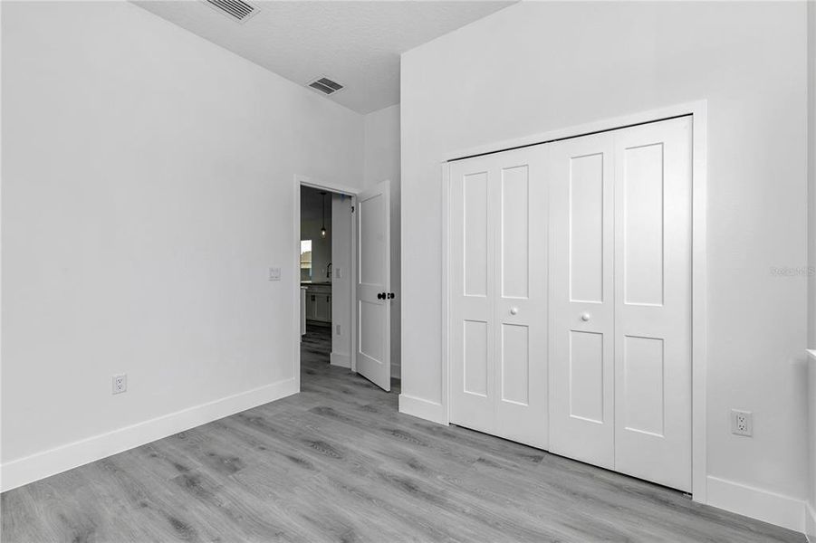 Spacious, unfurnished interior of a new home in , Ocala (Image 43).