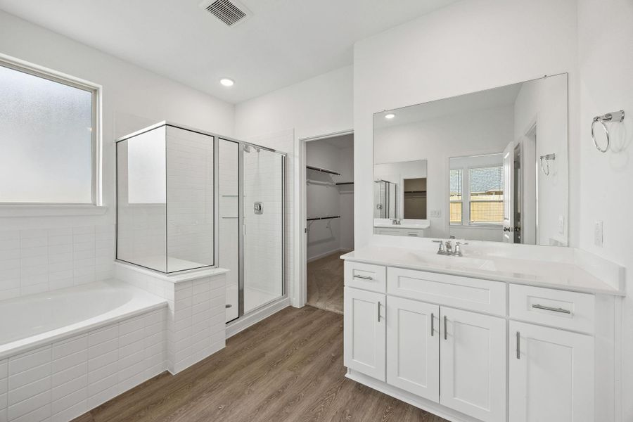 Furnished interior view inside a new home in Ellerden, Tomball (Image 6).