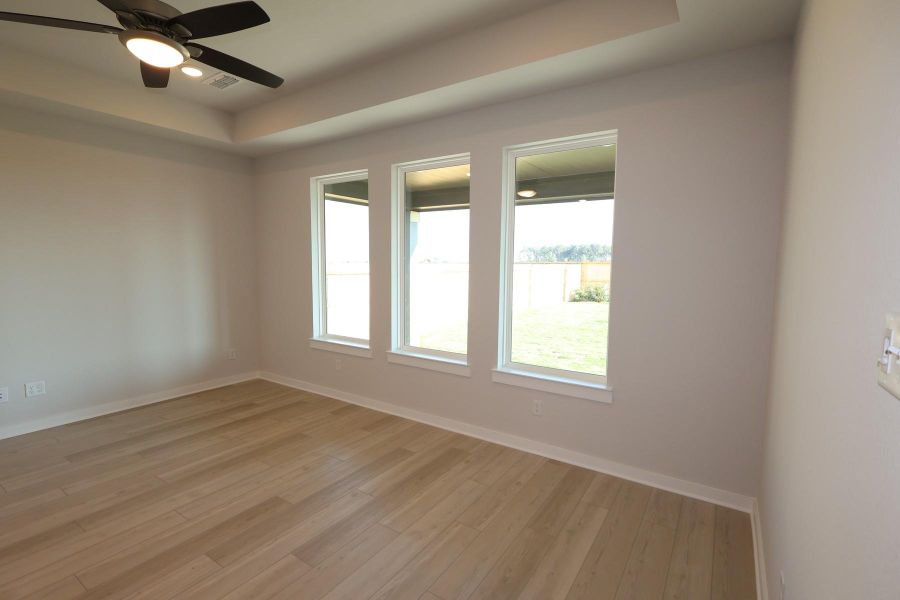 Spacious, unfurnished interior of a new home in Mason Woods, Cypress (Image 16).