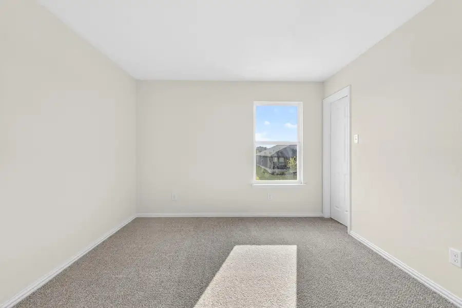 Spacious, unfurnished interior of a new home in , Temple (Image 24).