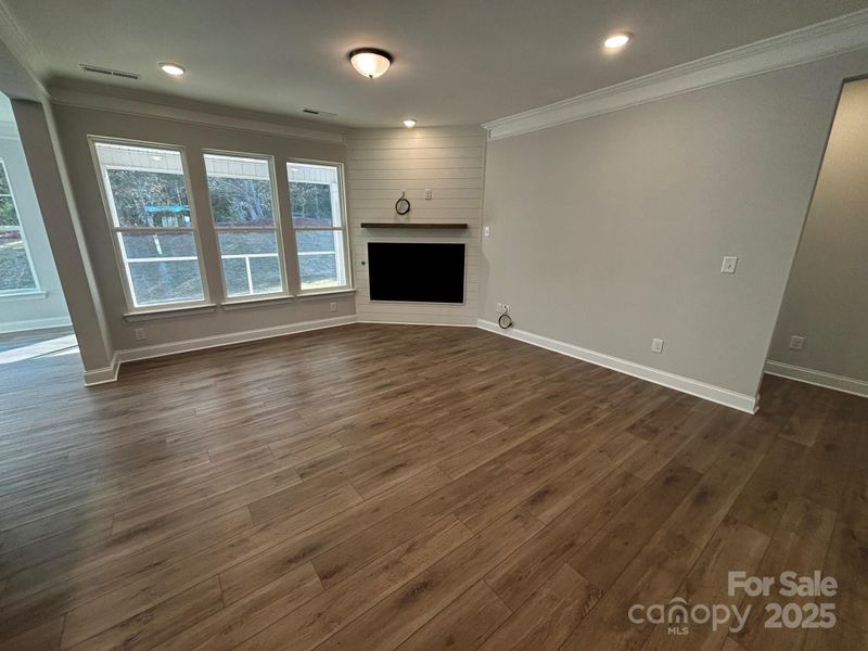 Spacious, unfurnished interior of a new home in Waterford Commons, Rock Hill (Image 14).