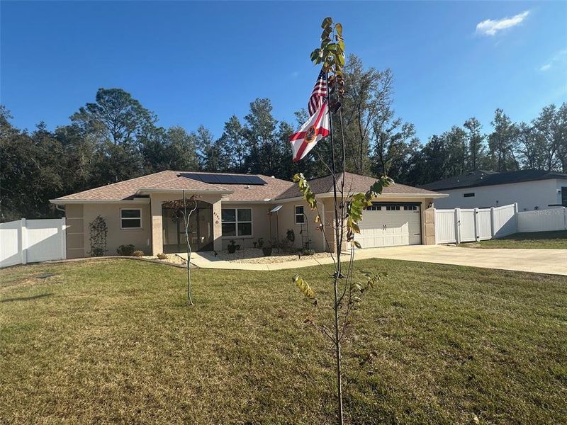 Exterior details and patio area of a home in , Dunnellon (Image 34). Exterior details and patio area of a home in , Dunnellon (Image 34).