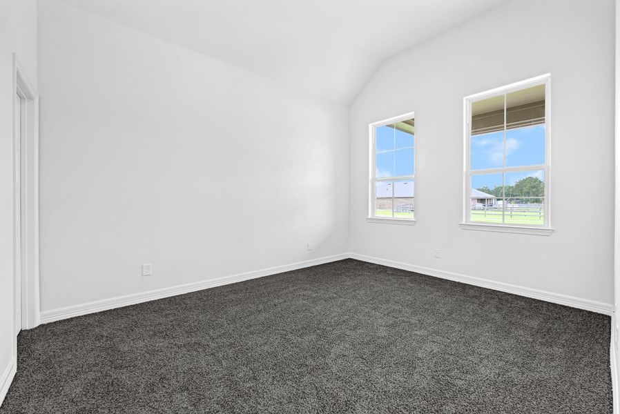 Spacious, unfurnished interior of a new home in , Anahuac (Image 15).