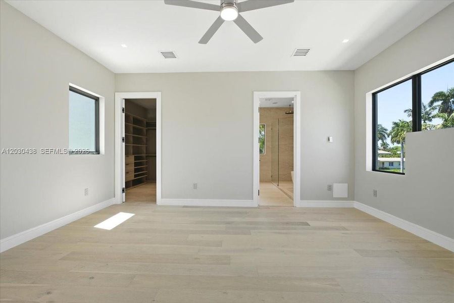 Spacious, unfurnished interior of a new home in , Hollywood (Image 44).