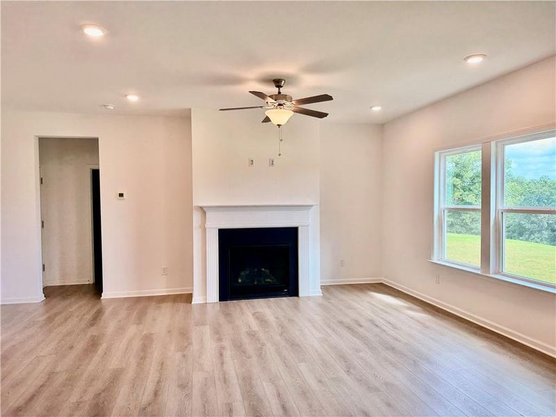 Spacious, unfurnished interior of a new home in Creekside, Dawsonville (Image 45).